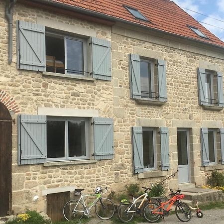 Roue D'Escampette Gite D'Etape Et De Sejour Champagnat  Eksteriør bilde