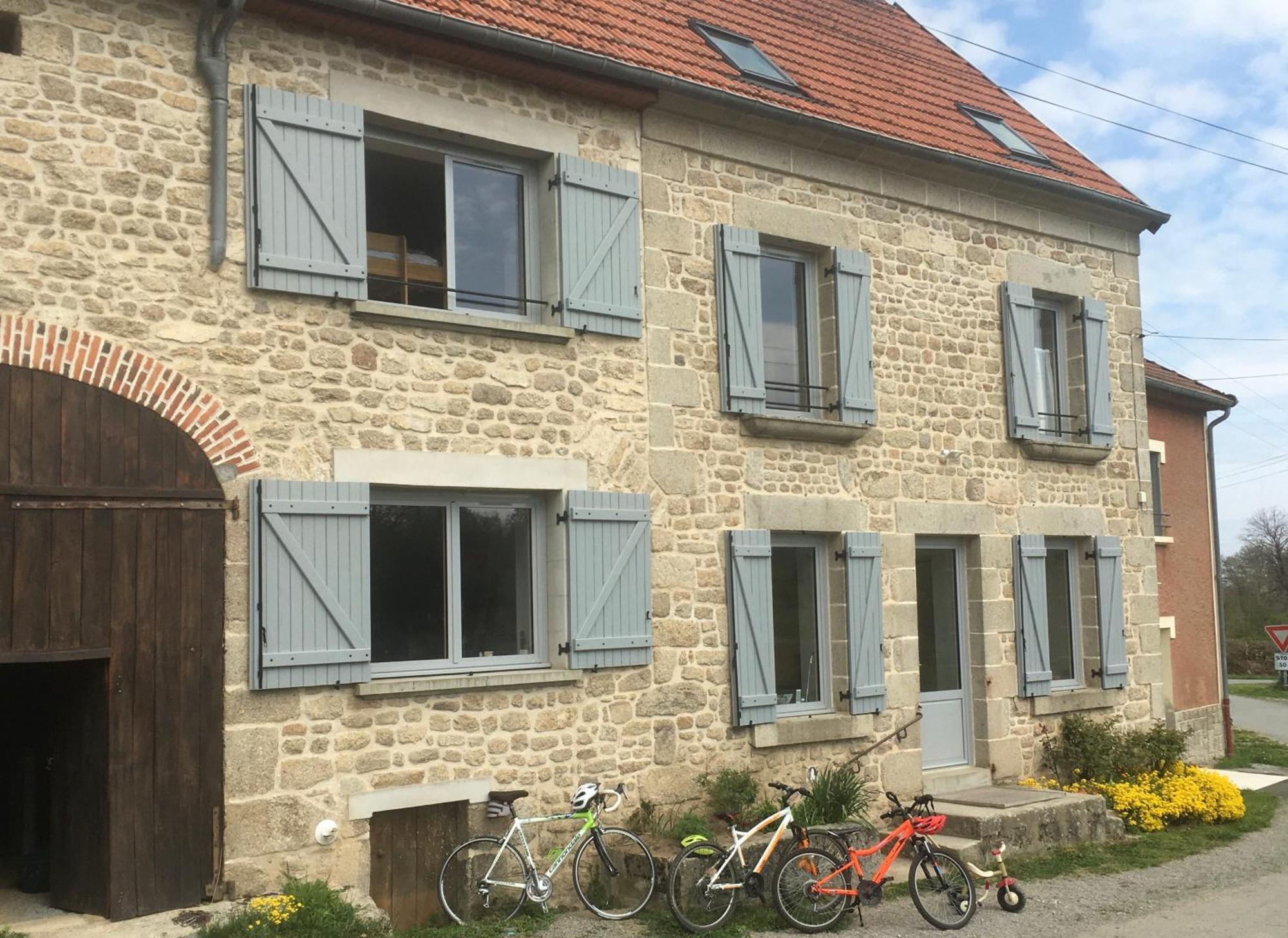 Roue D'Escampette Gite D'Etape Et De Sejour Champagnat  Eksteriør bilde